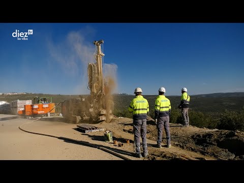 NOTICIA | 2025-12-11 | El delegado de fomento visita las obras de la carretera de Mogón